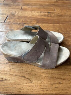 Dansko Lacee Burnished Calf Wedge Sandal Comfort Shoes Taupe Leather Size 39